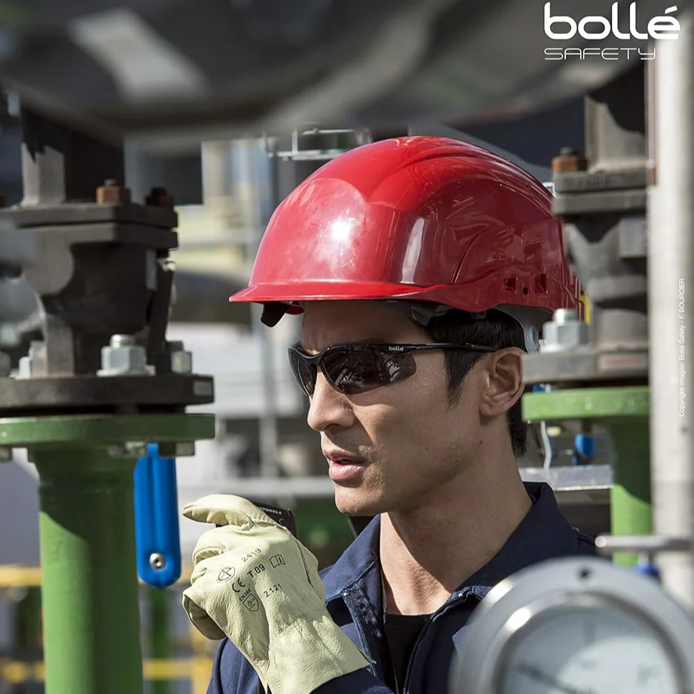 Bolle Contour Safety Glasses with Gunmetal Frame and Smoke Anti-Fog Lens - Image 4